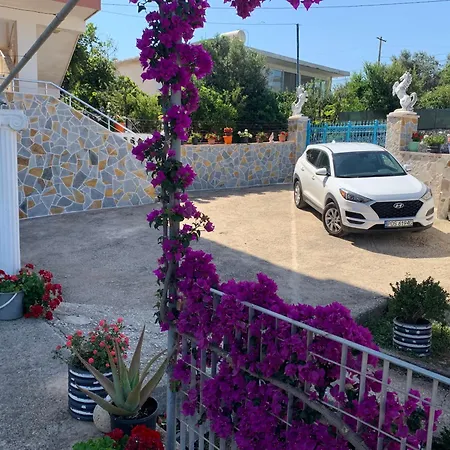 Ardi アパート Sarandë